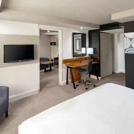Crowne Plaza By Ihg הרוגייט