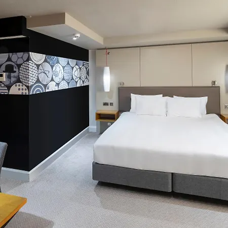 Crowne Plaza By Ihg Hotel