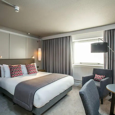 מלון Crowne Plaza By Ihg הרוגייט