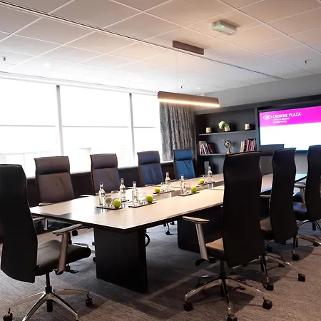 Hotel Crowne Plaza By Ihg 4*