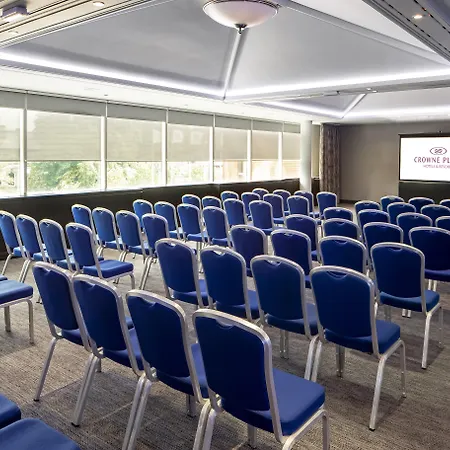 Crowne Plaza By Ihg 4*