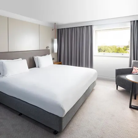Crowne Plaza By Ihg Hotel 4*