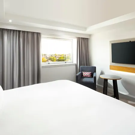 Crowne Plaza By Ihg Hotel