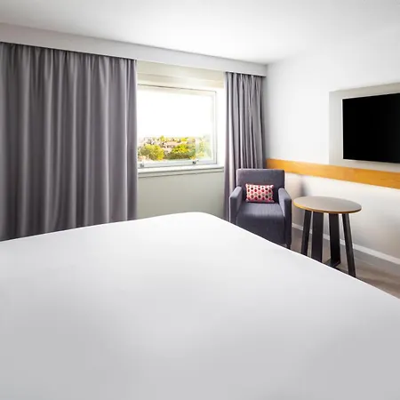 Crowne Plaza By Ihg 4*
