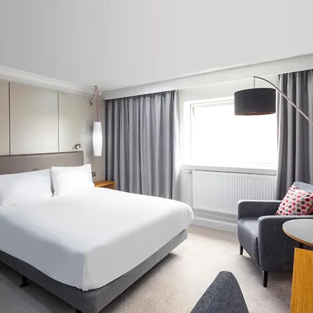Crowne Plaza By Ihg Hotel 4*
