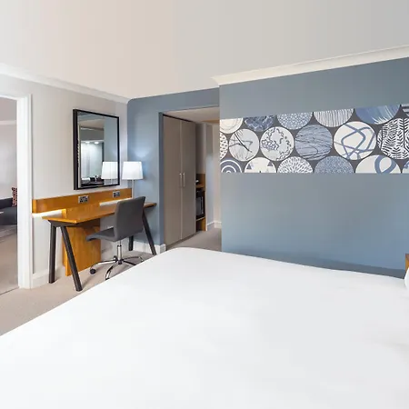 Crowne Plaza By Ihg 4*