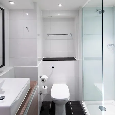 Crowne Plaza By Ihg Otel 4*