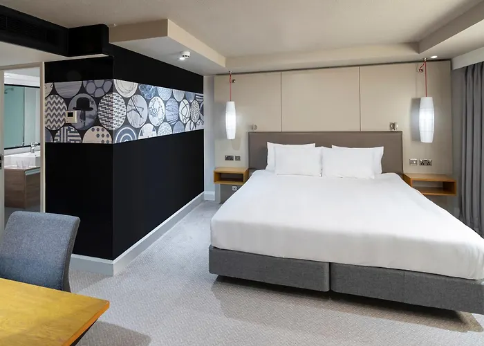 Crowne Plaza By Ihg Hotel