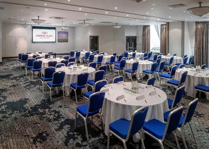 Crowne Plaza By Ihg 4*