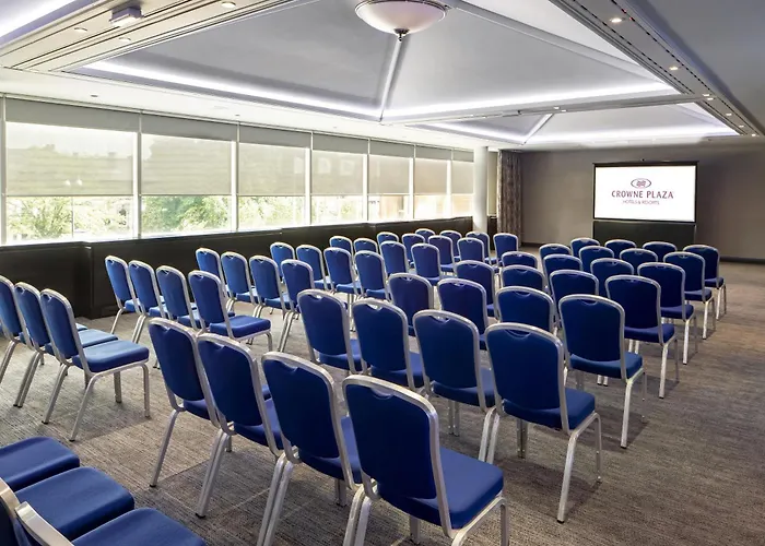 Crowne Plaza By Ihg 4*