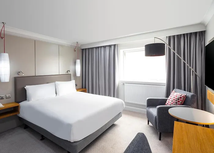 Crowne Plaza By Ihg Hotel 4*