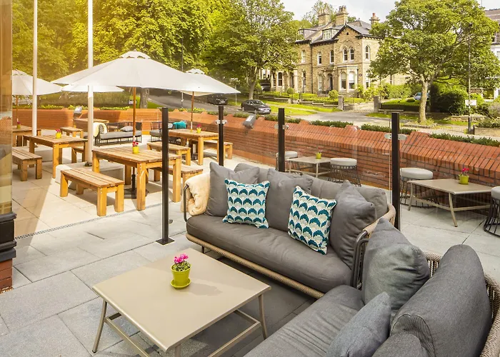 Crowne Plaza By Ihg Hotel 4*