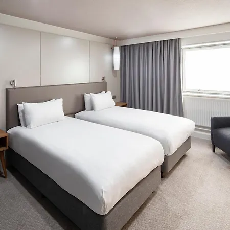 Crowne Plaza By Ihg 4*