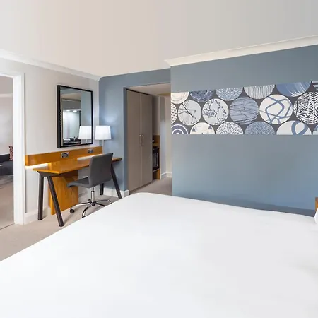 Crowne Plaza By Ihg 4*