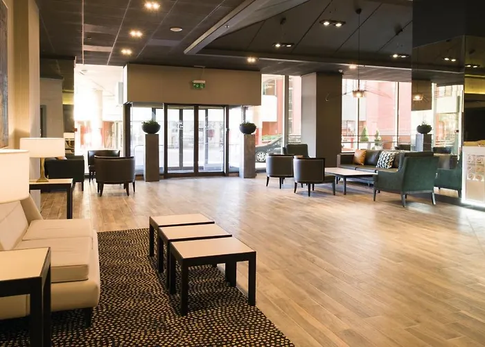 哈罗盖特皇冠假日酒店 酒店 4*