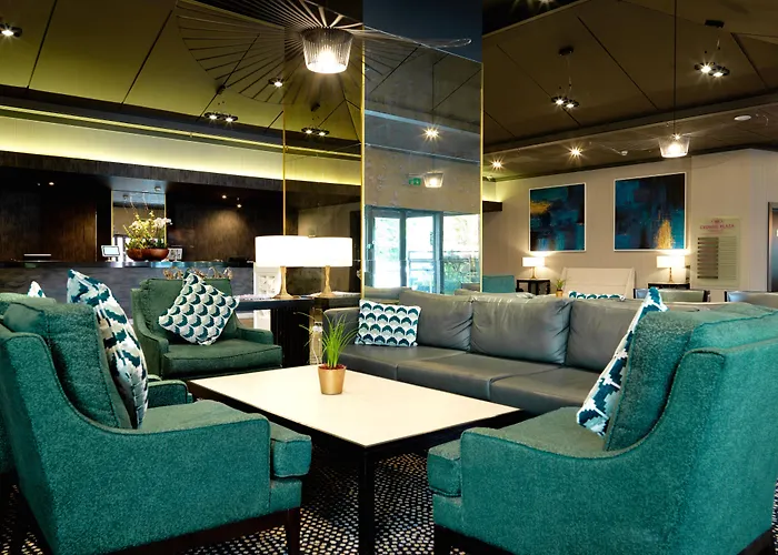 哈罗盖特皇冠假日酒店 酒店