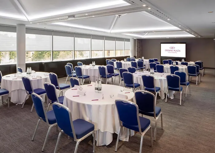 哈罗盖特皇冠假日酒店 4*